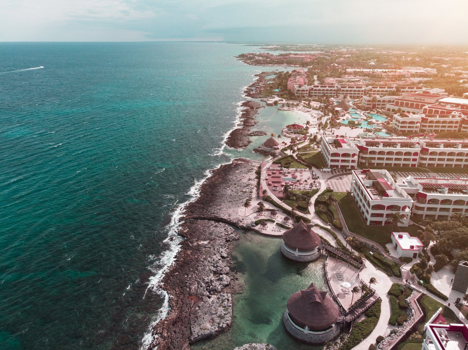 Seasonal Sensations: A Comprehensive Guide to Planning Your Dream Trip to Riviera Maya